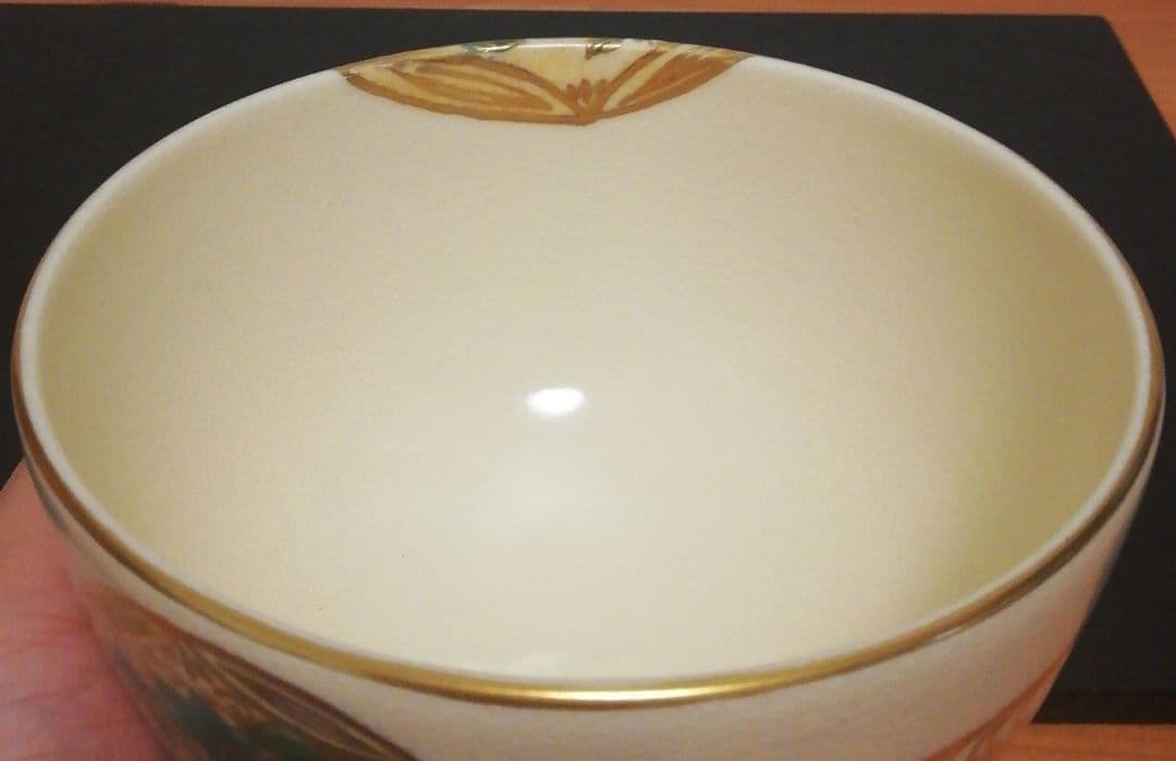 杉田祥平作 色絵 波の帯 貝形草花図 三種揃 茶碗 振出 巾筒 共箱