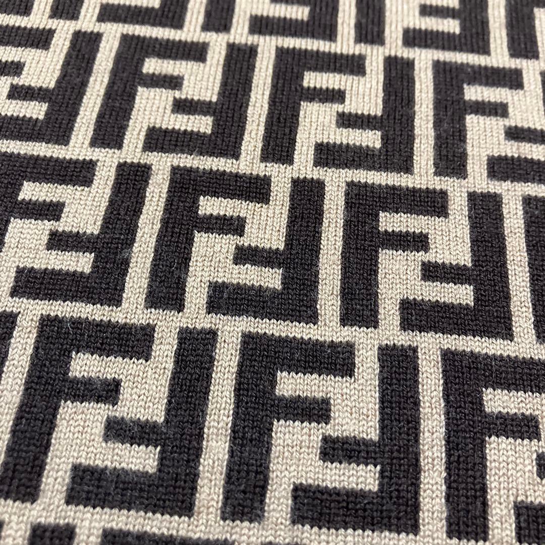 FENDIリバーシブル ユニセックス マフラーストール