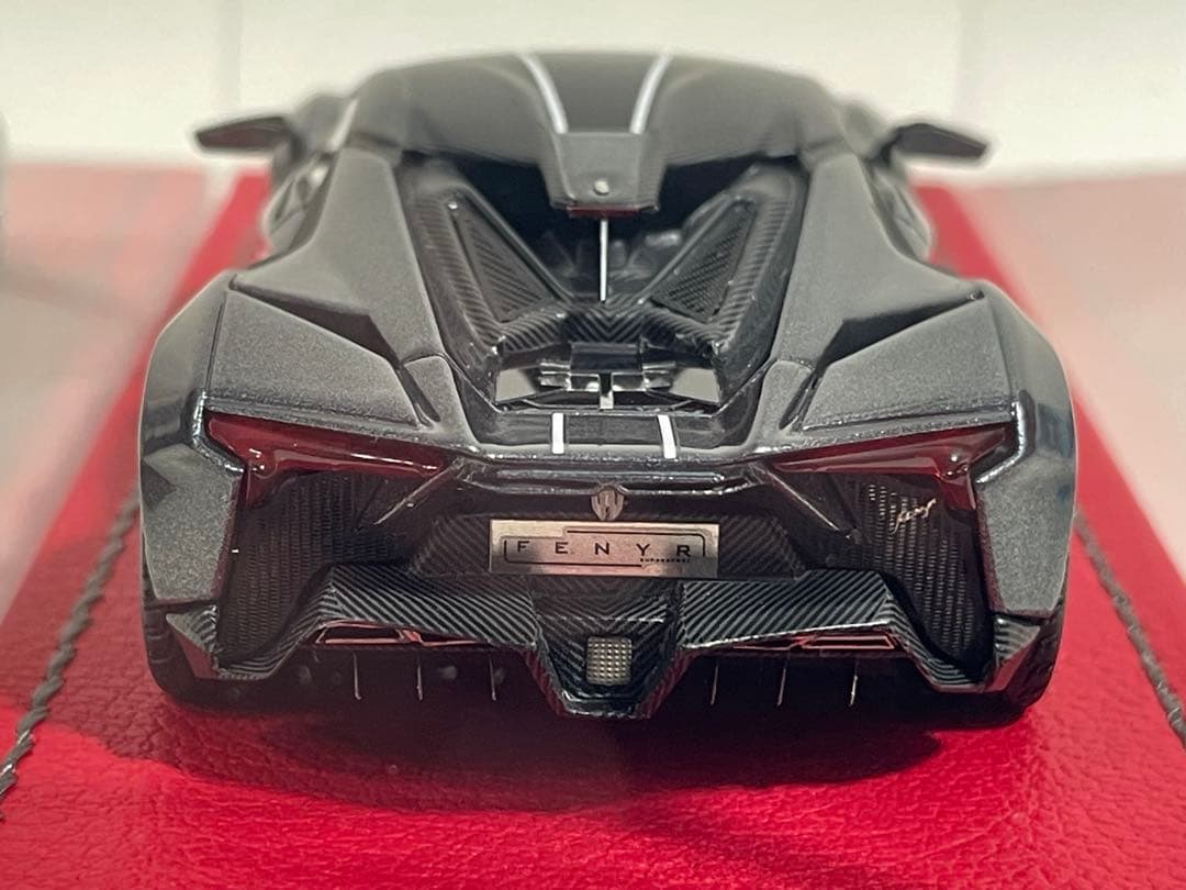 Buonarte 1/43 フェニア Fenyrスーパースポーツ