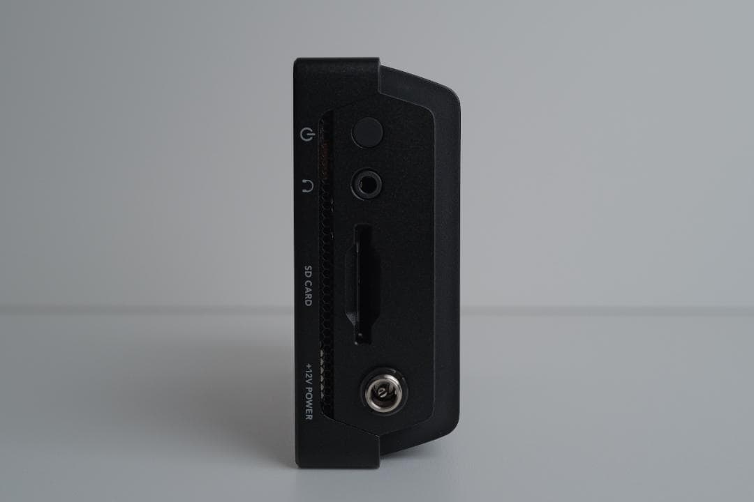 ビデオカメラ Blackmagic Video Assist 5 12G HDR