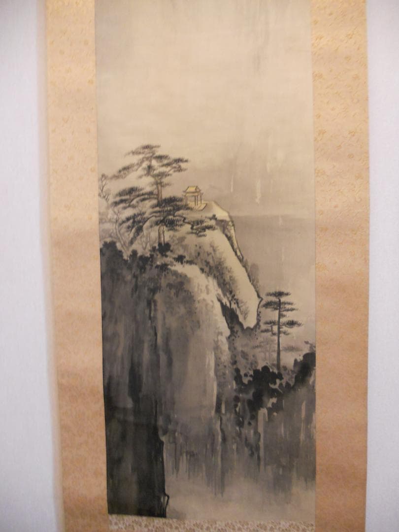 掛け軸  朱梅邨 春山多勝事 絹本 希少 軸装 茶道具 掛軸 美品 です。