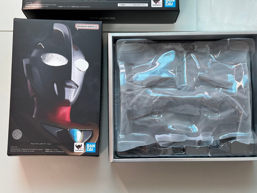 S.H.Figuarts 真骨彫製法　ウルトラマンガイアV2&エフェクトパーツ