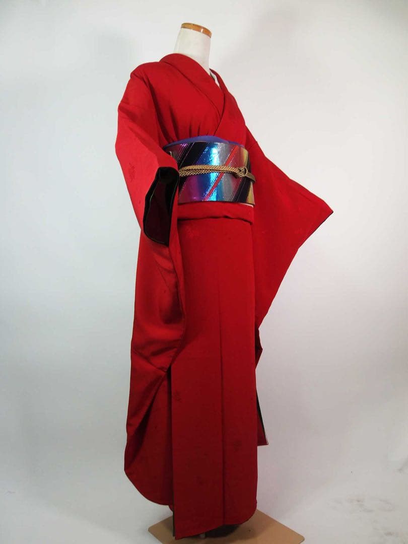 山本寛斎デザイン】紅赤色＊色無地振袖＊上品地紋×華やぎモダン／個性