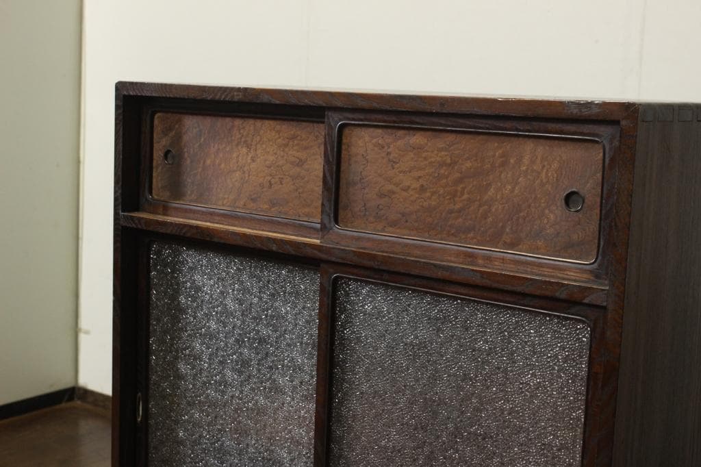 欅 使いこまれた風合いが良い茶箪笥 古家具/食器棚/チェスト/和家具/