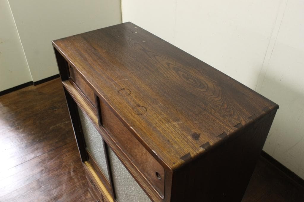 欅 使いこまれた風合いが良い茶箪笥 古家具/食器棚/チェスト/和家具/