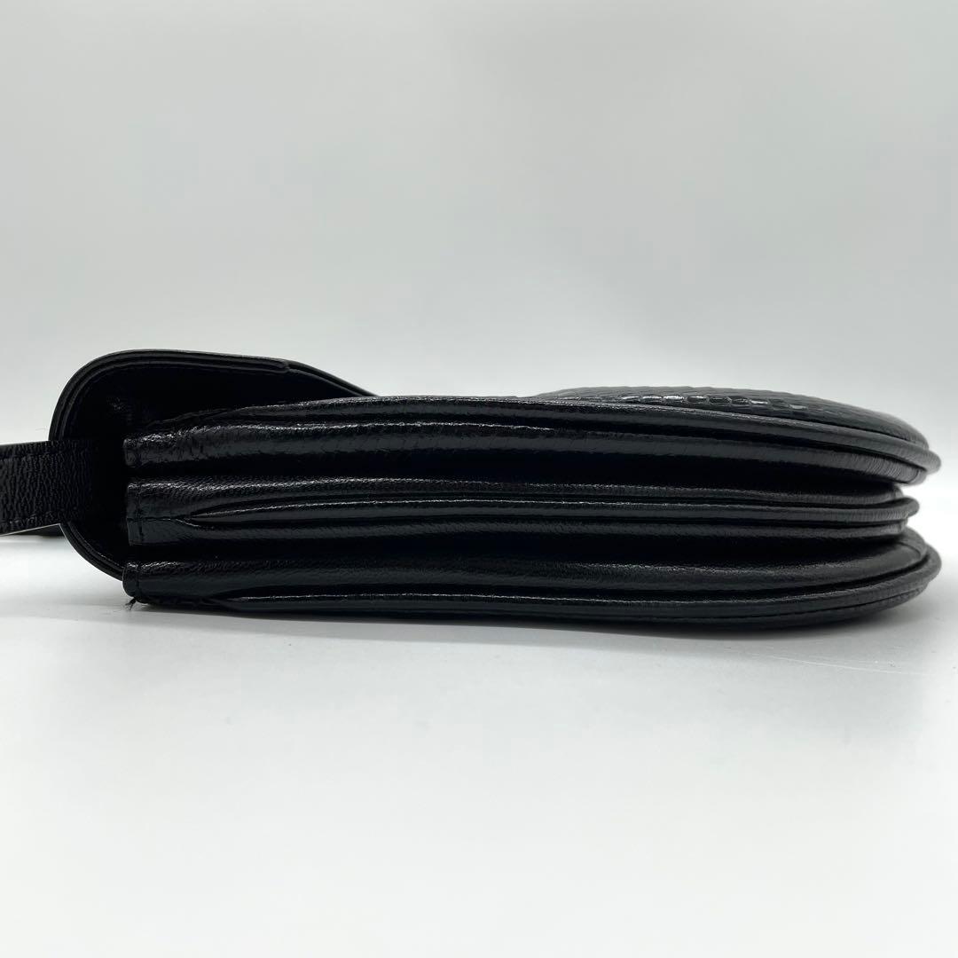 【極美品】イヴサンローラン　ショルダーバッグ　カサンドラロゴ　リザード　黒