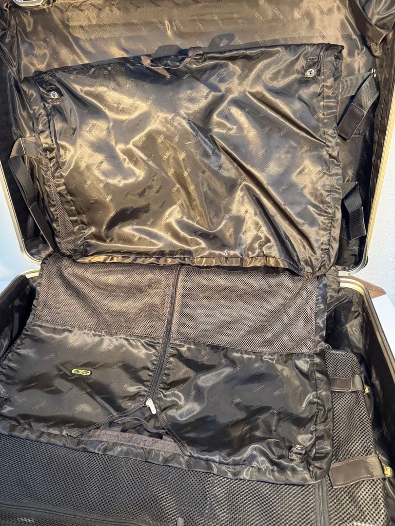 全車輪交換済】 リモワRIMOWA TOPAS TITANIUM 98L 全車輪交換済