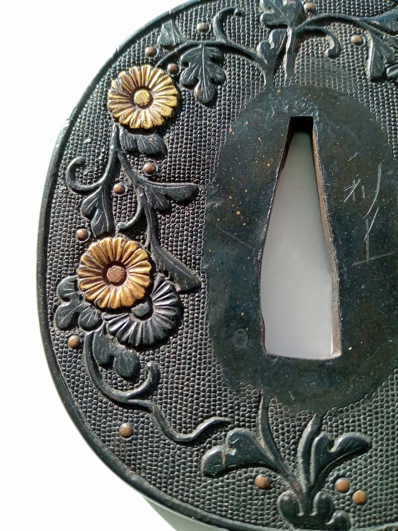 鐔(鍔)　古金工　桃山〜江戸初期