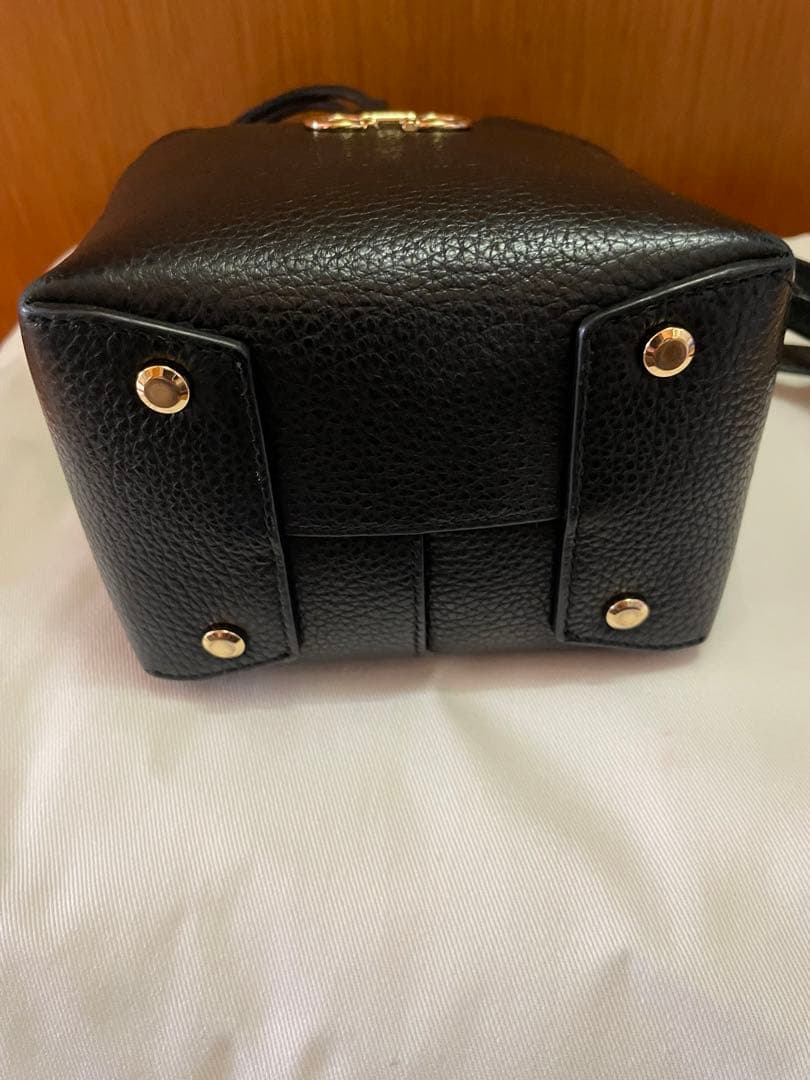 FERRAGAMO ブラック 巾着型ショルダーバッグ