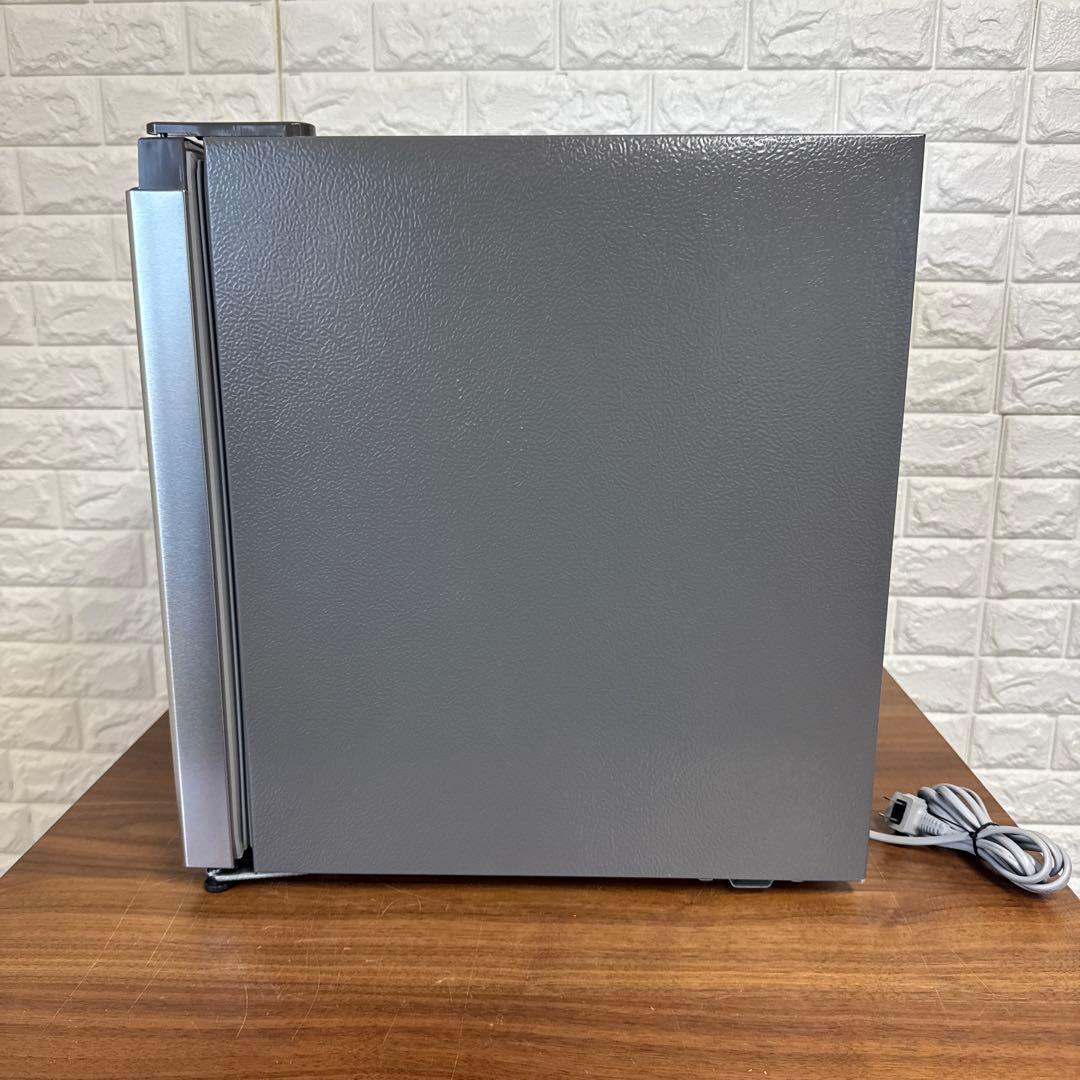 Hisense 小型冷蔵庫 シルバー　送料無料　2025年式　HR-A45S