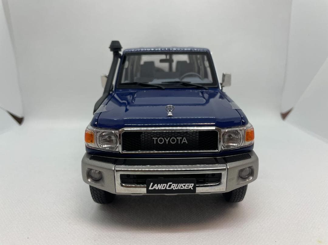 702-024 Almost Real 1/18 トヨタ ランド クルーザー