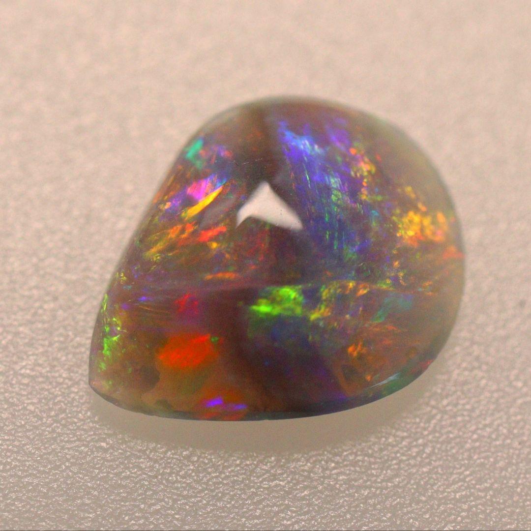 オーストラリア ライトニングリッジ産 ブラックオパール 天然オパール B021