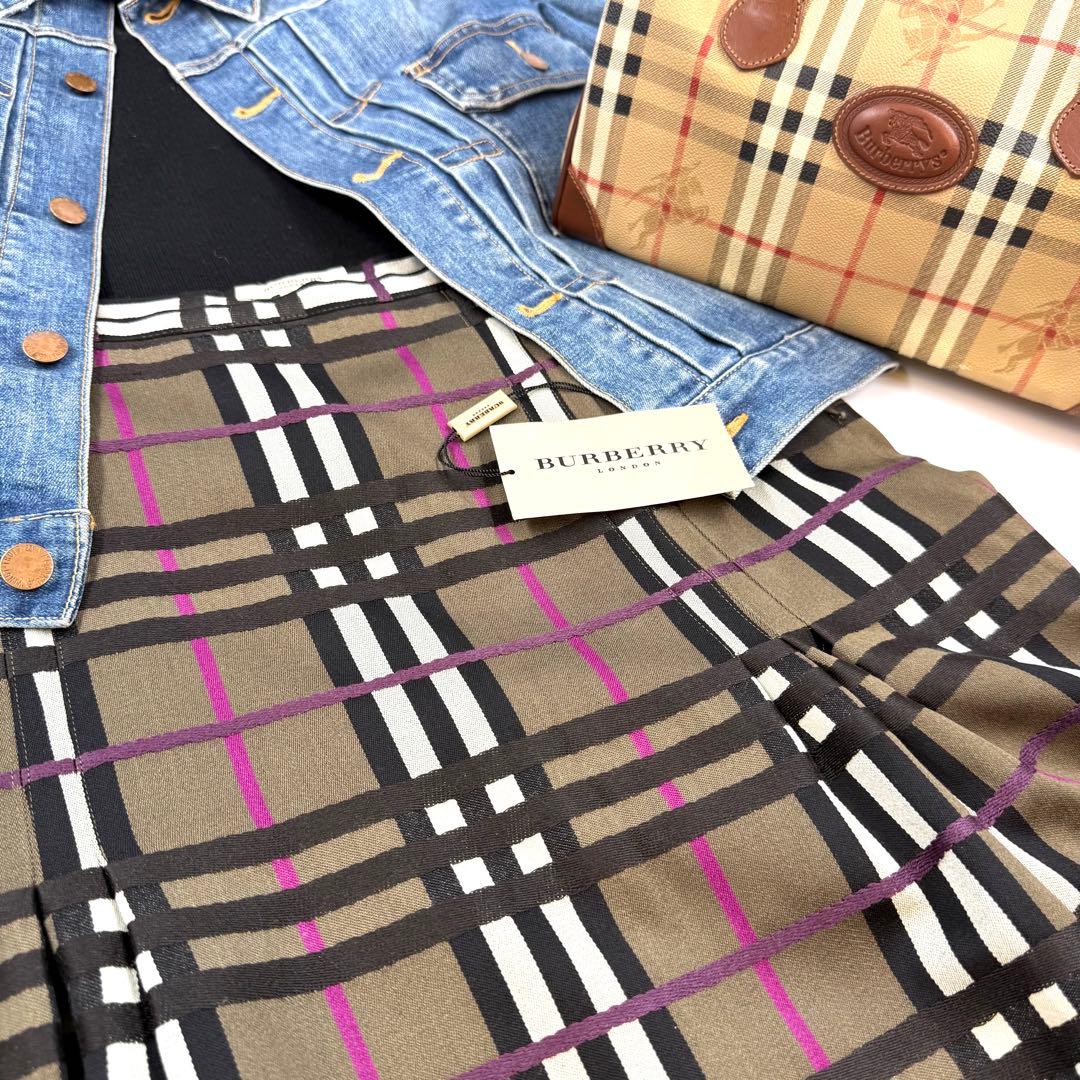 【未使用美品】Burberry チェック柄 フレアスカート