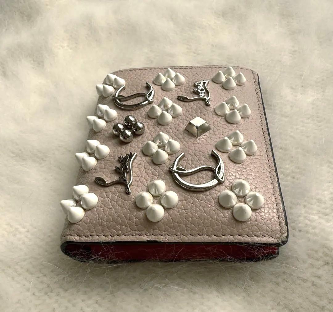 【正規品】クリスチャン・ルブタン★二つ折り財布★ピンク★美品★箱とリボン付き