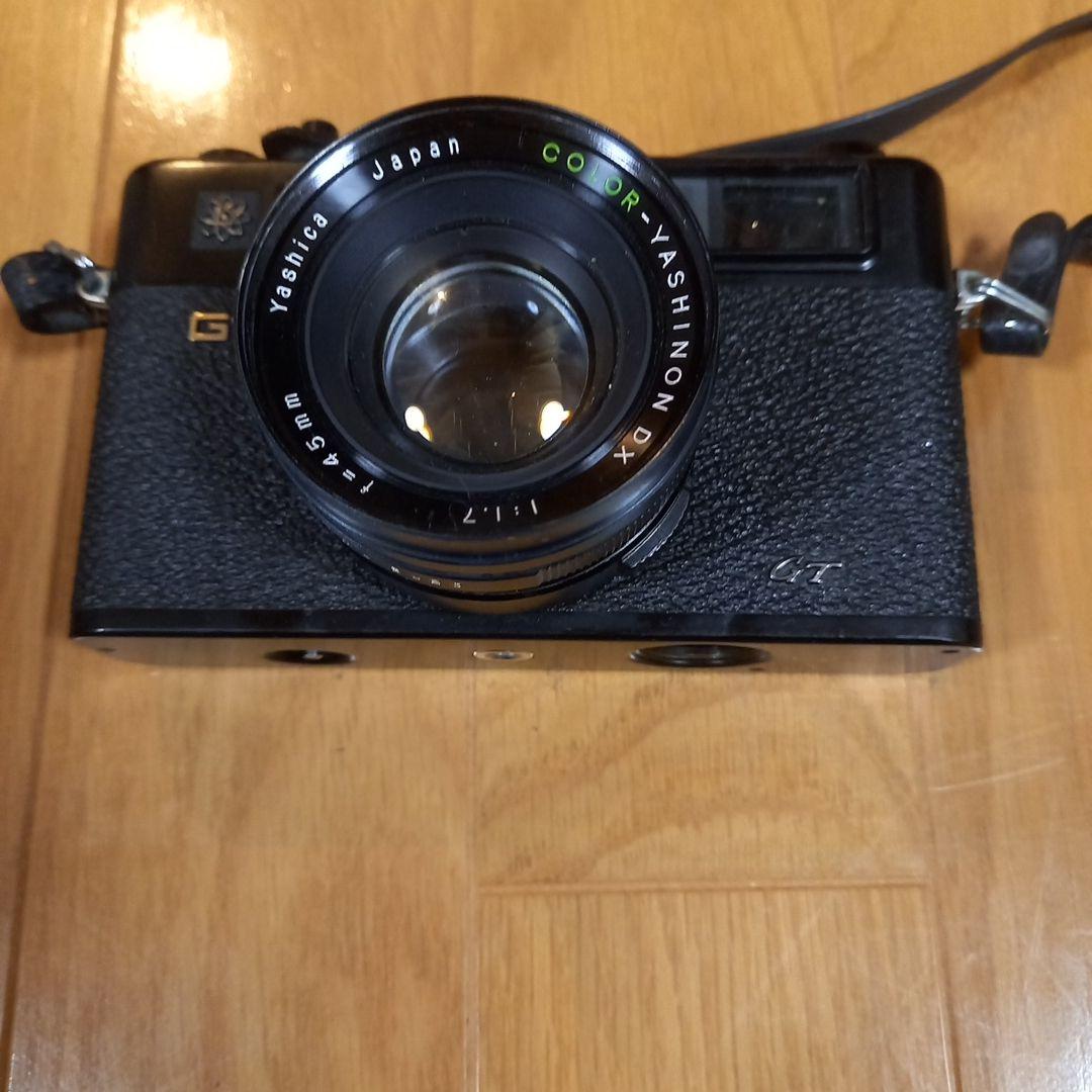 ヤシカの古いフィルムカメラ 付属品有り インテリア等にも