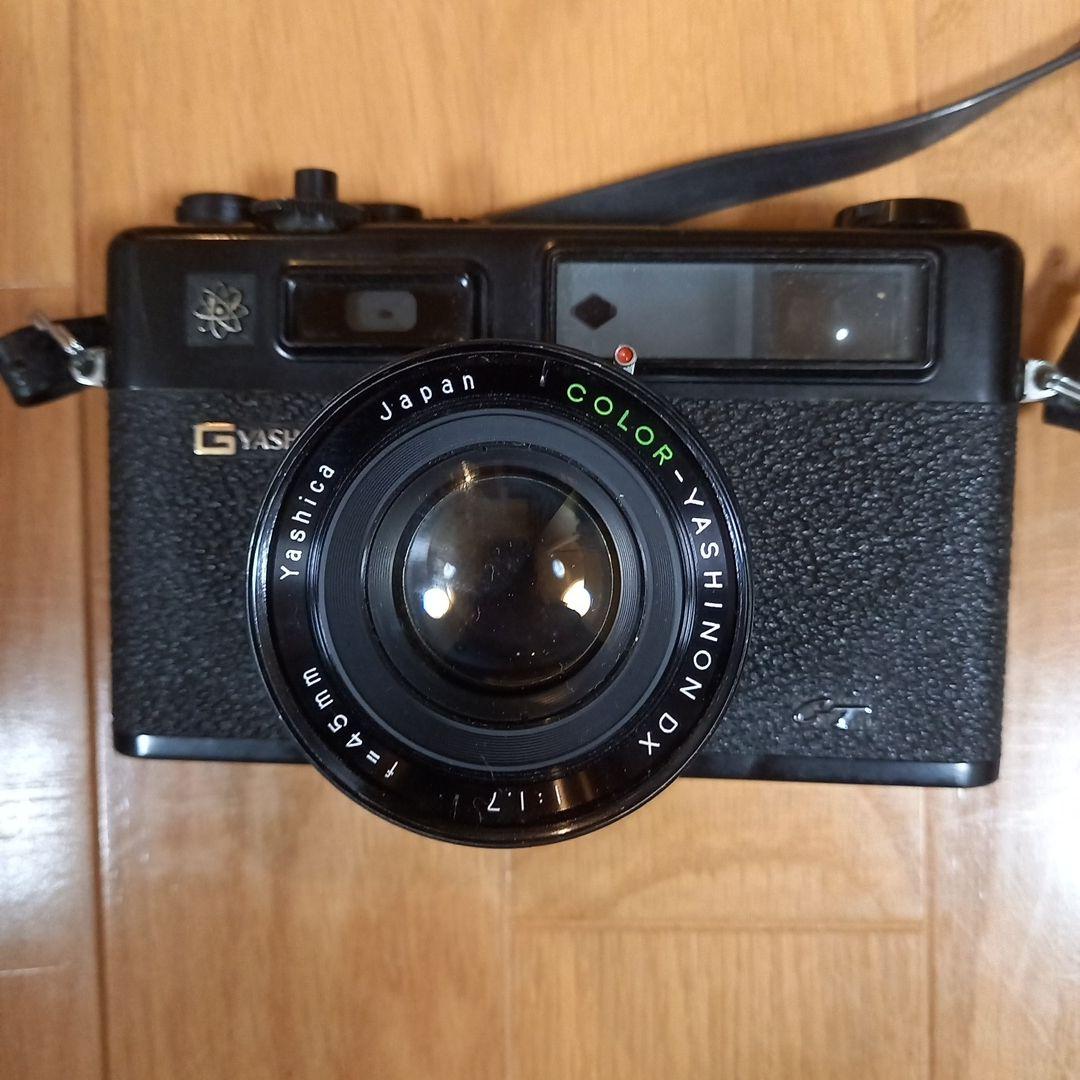 ヤシカの古いフィルムカメラ 付属品有り インテリア等にも