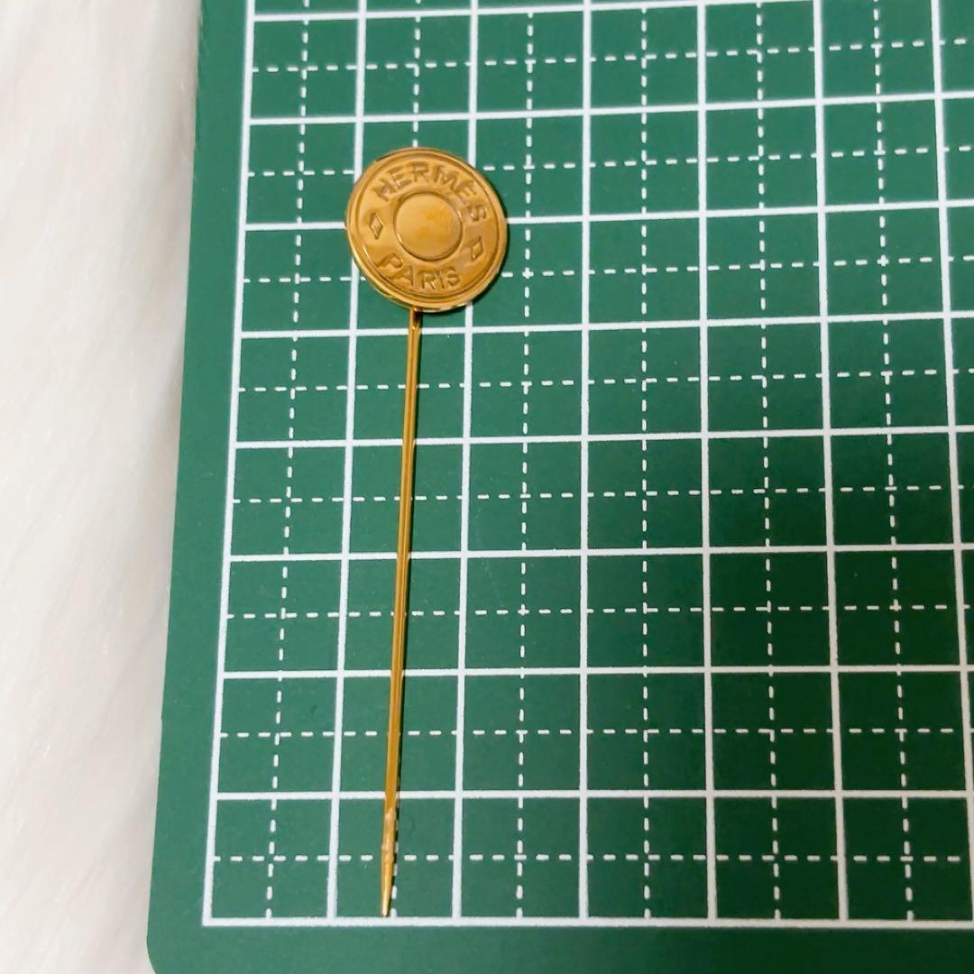 HERMES（エルメス）セリエ ピンブローチ ピンバッジ ゴールド - メルカリ