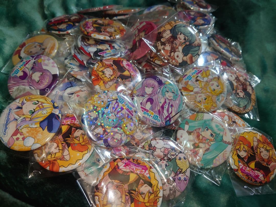 初音ミク　VOCALOID　マジミラ　雪ミク　缶バッジ等