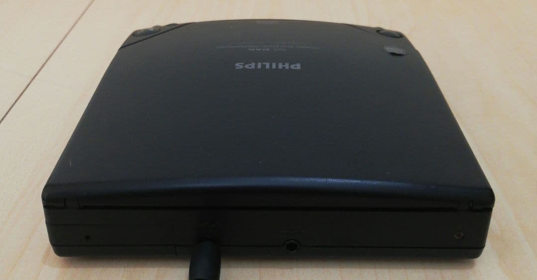 PHILIPS ポータブルCDプレーヤー AZ6821 - メルカリ