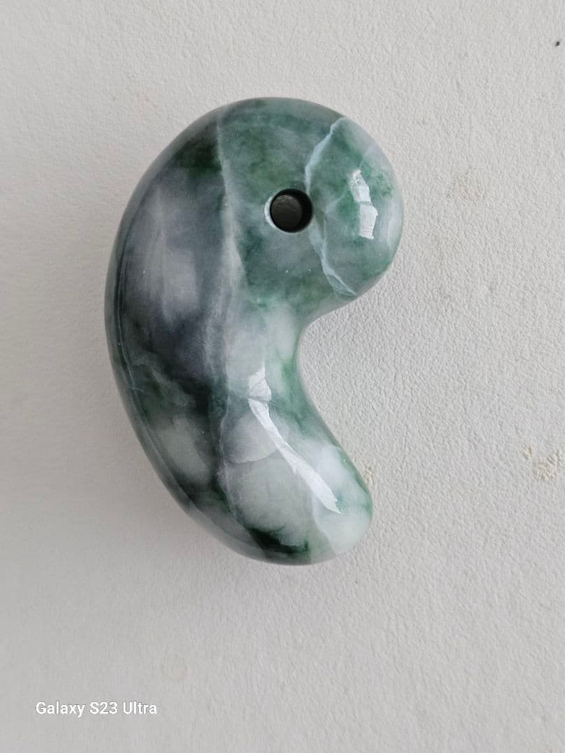 糸魚川翡翠　勾玉　４６mm　伝統工芸士作品