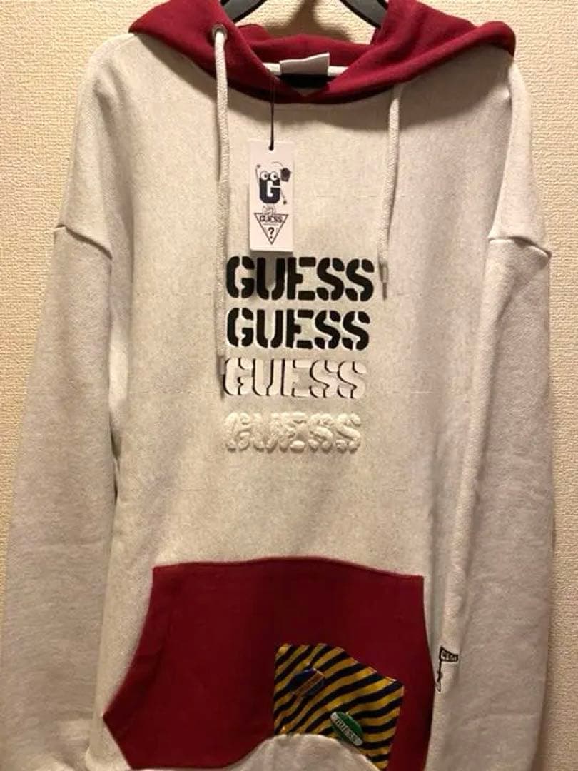 GUESS generationsコラボパーカー クリスマスセール中
