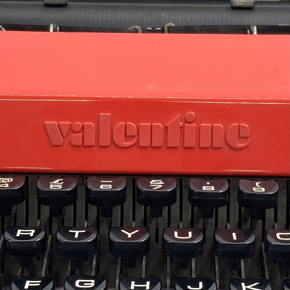 Olivetti　タイプライター　Olivetti Valentine　レッド