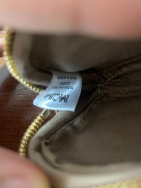 MCM エアポッドケースチャーム MXZBSVI08CO001