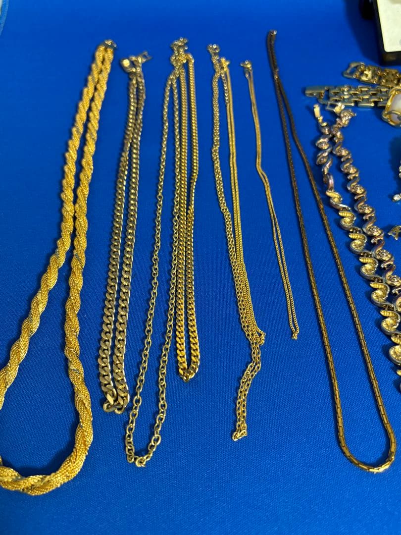 【遺品整理】金色のジュエリーセット