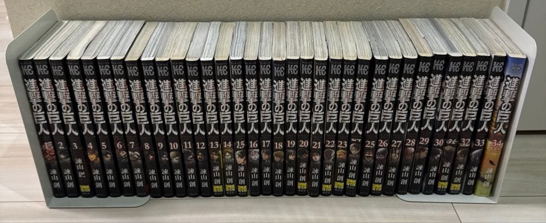進撃の巨人　全巻　1〜34巻　巨人中学校　関連本　55冊セット