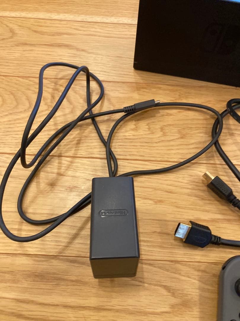 ニンテンドースイッチ　本体　中古　おまけ付き