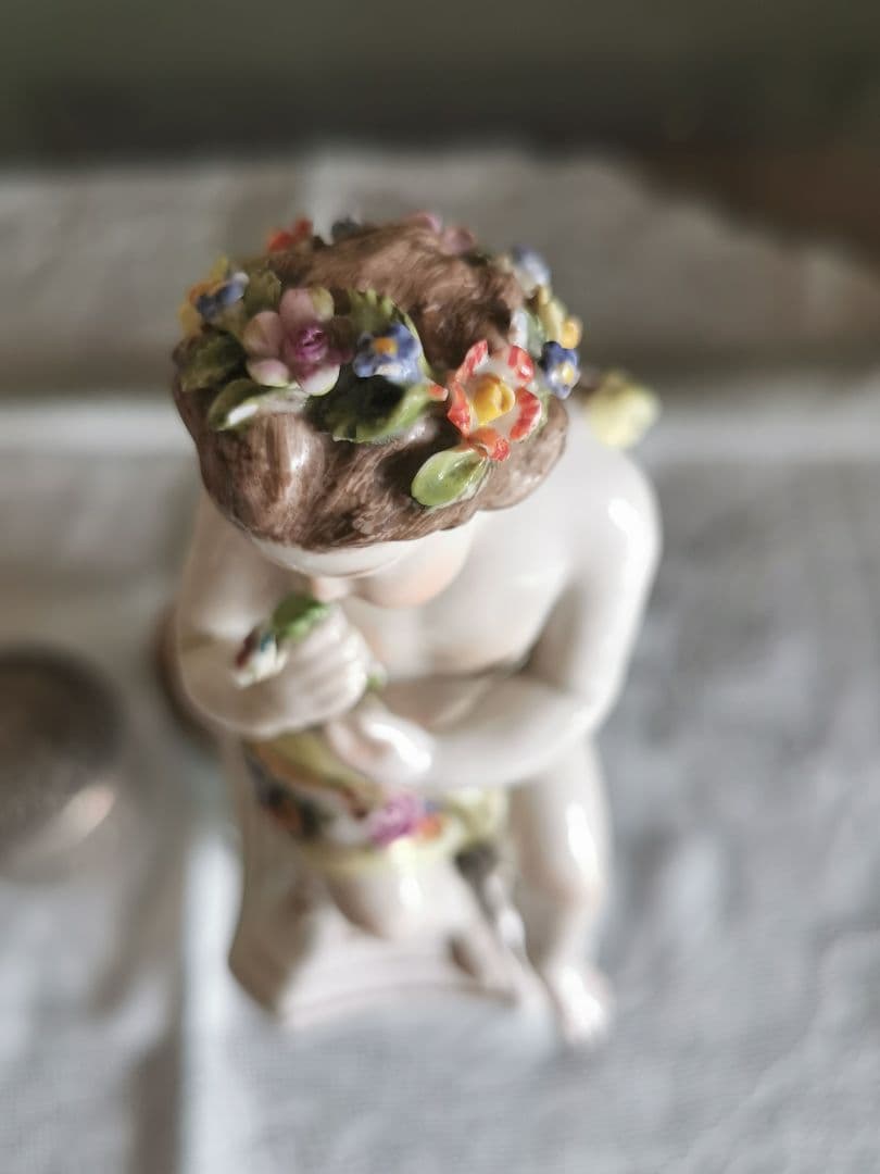 アンティークドイツ 18世紀初期マイセン希少ARマーク ポーセリン人形