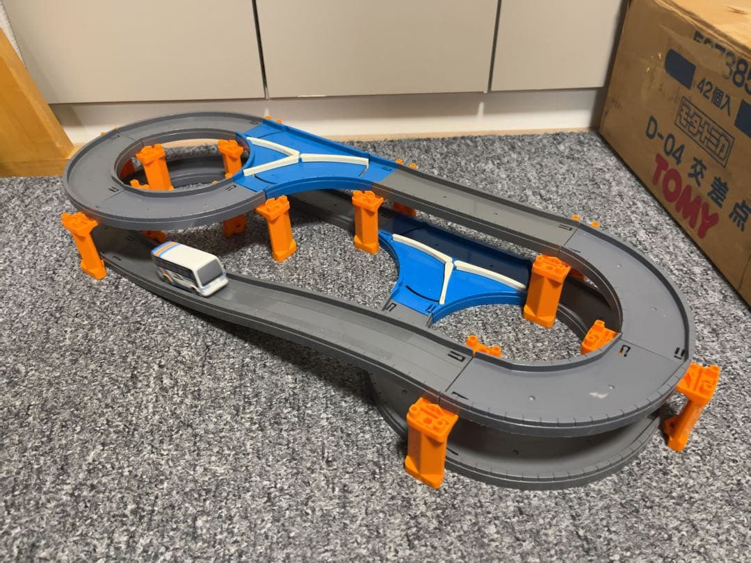 ループ橋2階 B/Oトミカ モータートミカ プラロード使用可能 - メルカリ