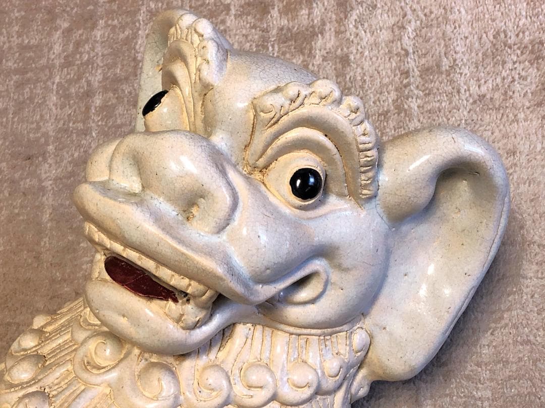 【 白獅子 】 大型　陶製玉獅子　献上上手　68ｃｍ 　19.6ｋｇ