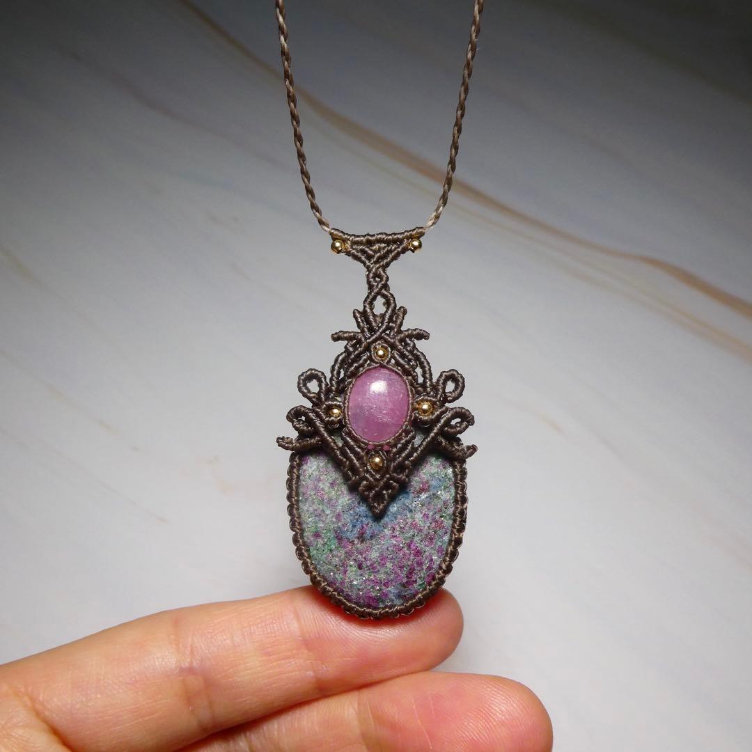 如姫』ルビーインゾイサイトとルビーのマクラメペンダントネックレス