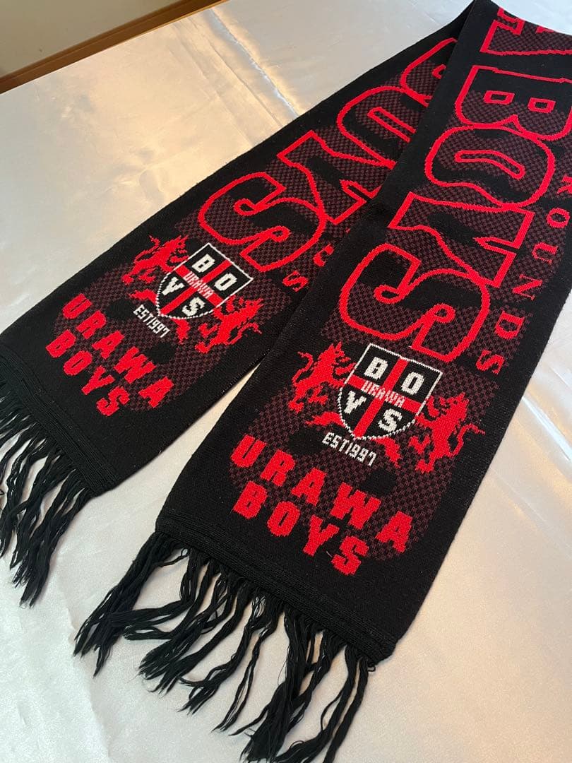 美品】浦和ボーイズ URAWA BOYS ニットマフラー 浦和レッズ - メルカリ
