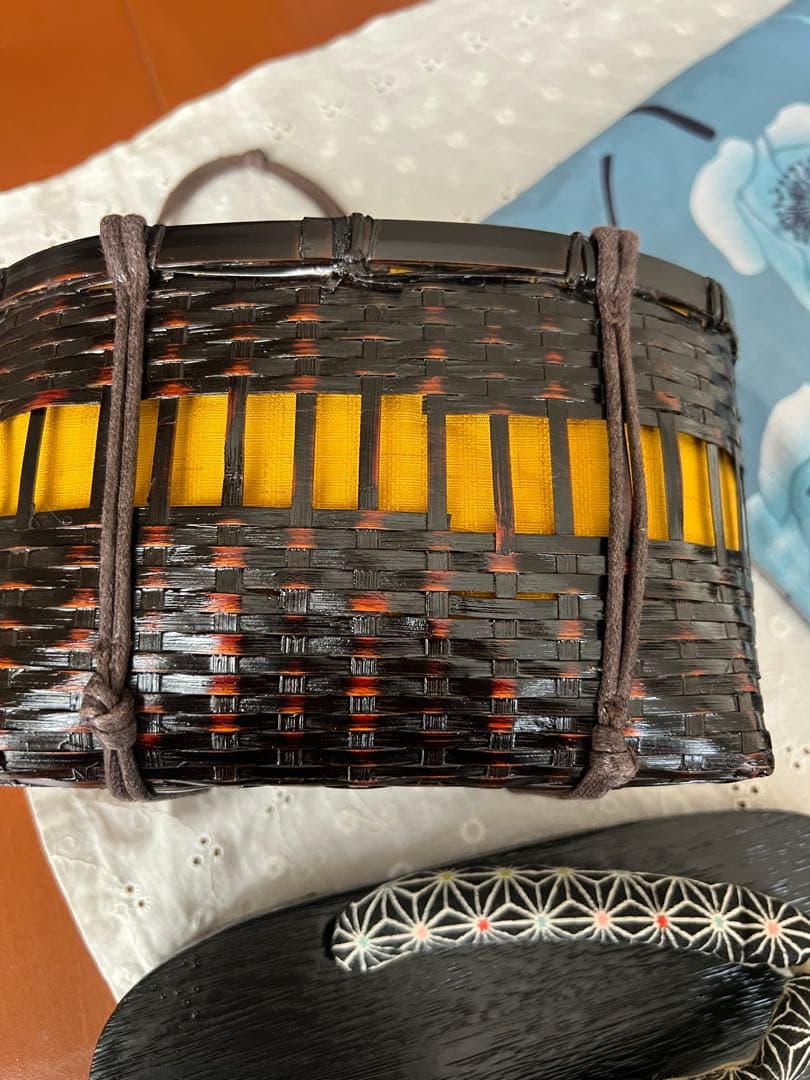 新品未使用　浴衣、帯セット　中古カゴバッグ、下駄、半幅帯2本添え