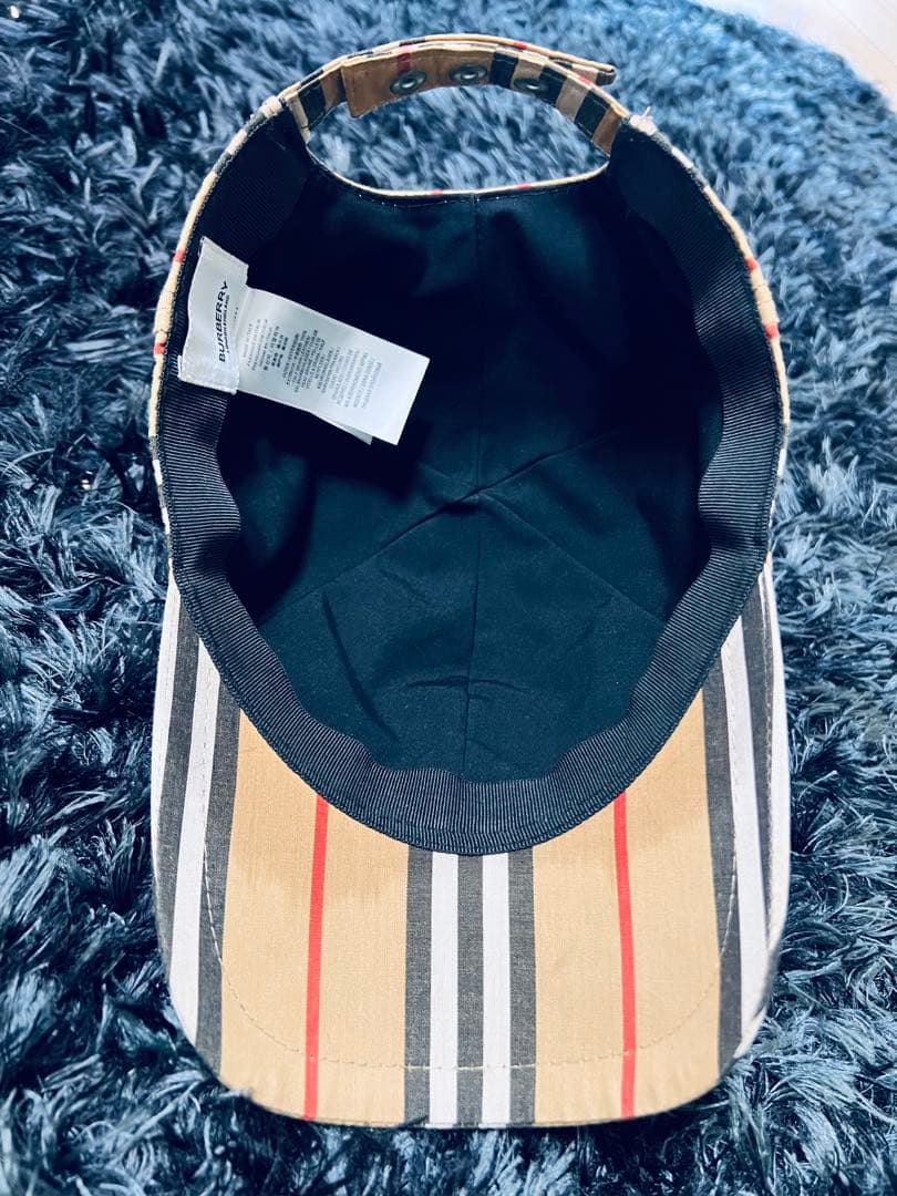 Burberry ストライプ ベースボールキャップ (レプリカ)