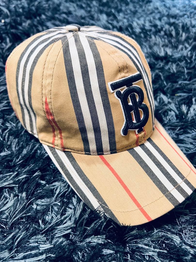 Burberry ストライプ ベースボールキャップ (レプリカ)