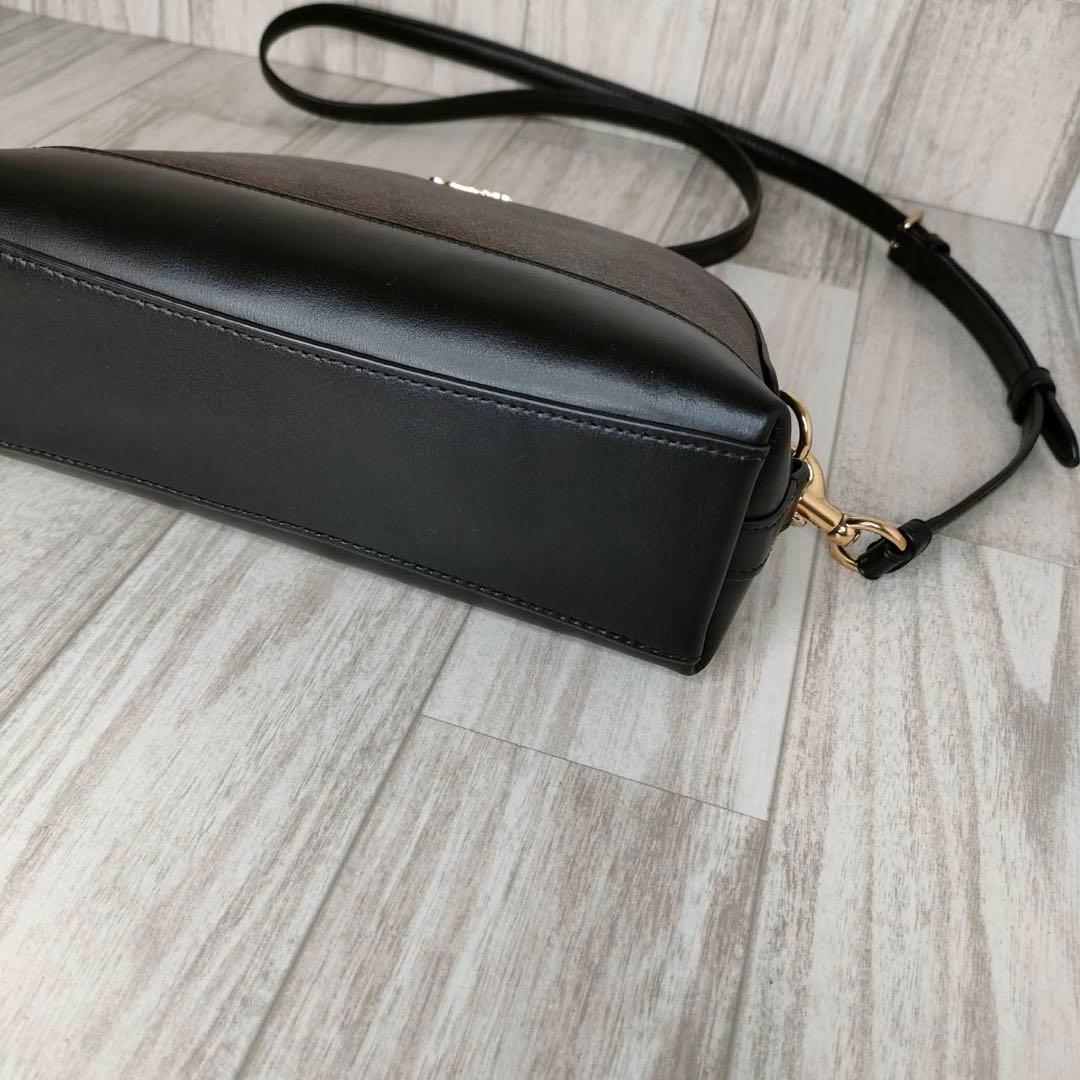 60 COACH コーチ　シグネチャー　ショルダーバッグ