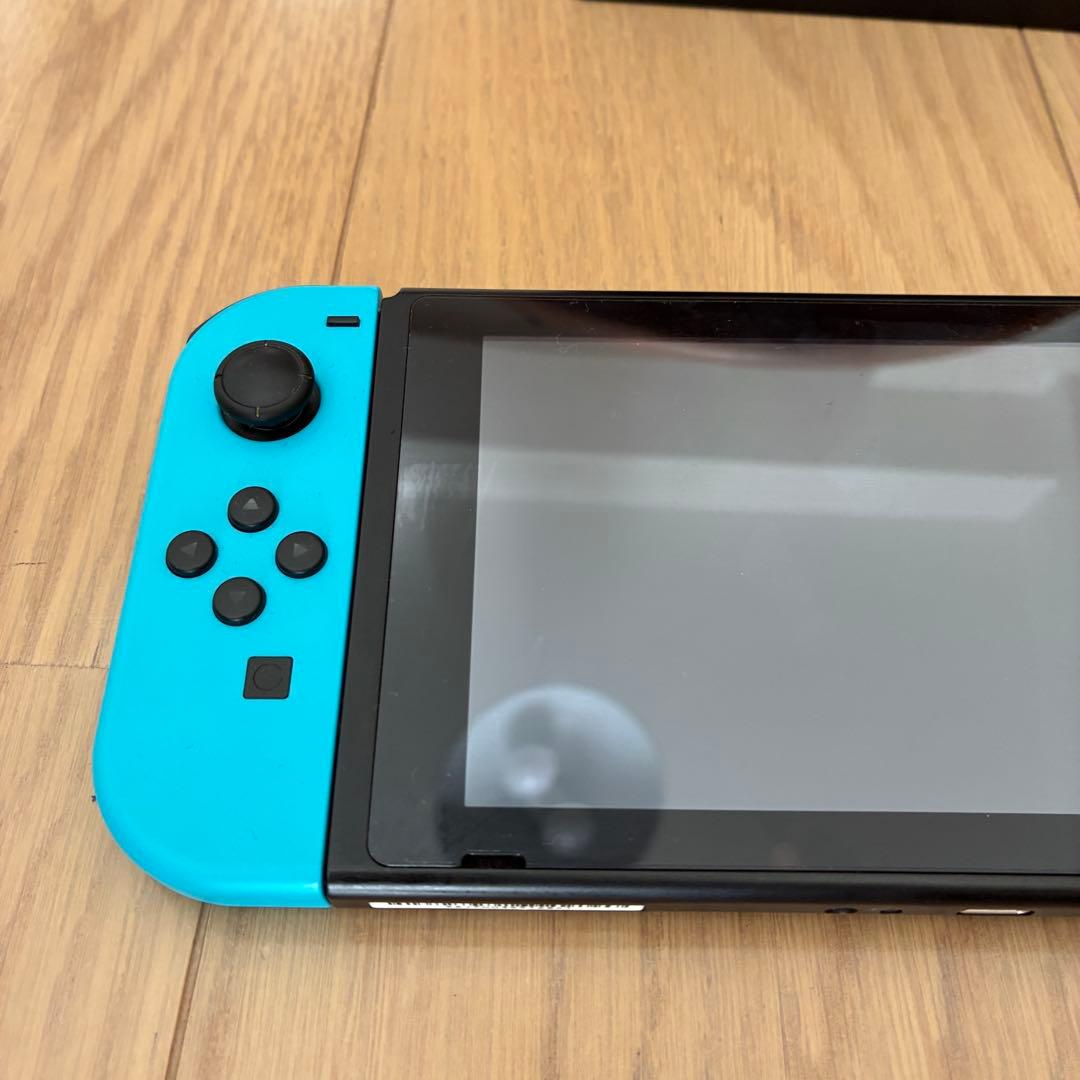 キャリングケース付きNintendo Switch 本体 赤/青 Joy-Con