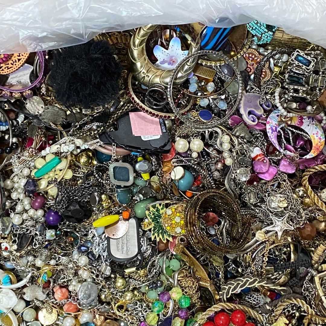 大量まとめ売り　ジャンク　未選別　アクセサリー色々⑥　約12.1㎏　ネックレス他