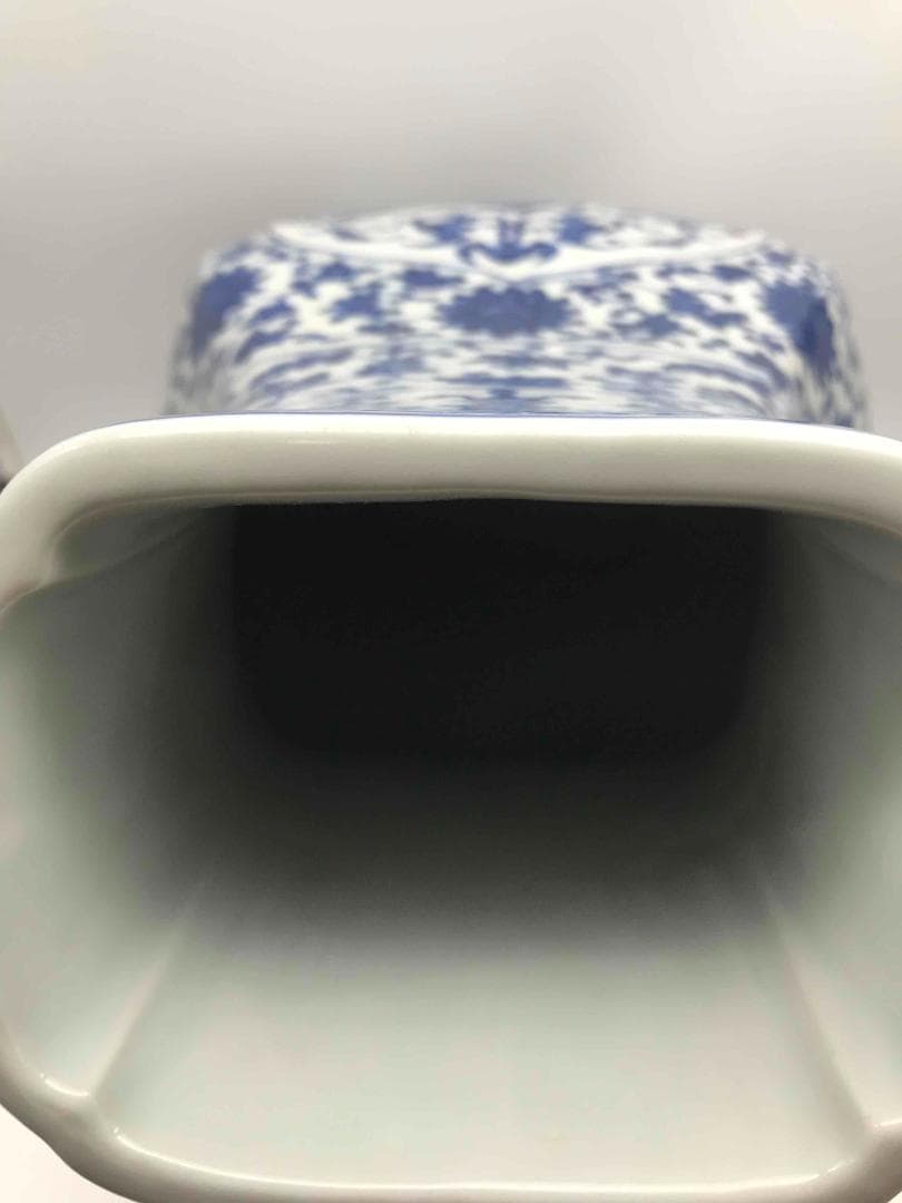 大清乾隆年製】在銘 染付 青花纏枝蓮壽桃海水紋