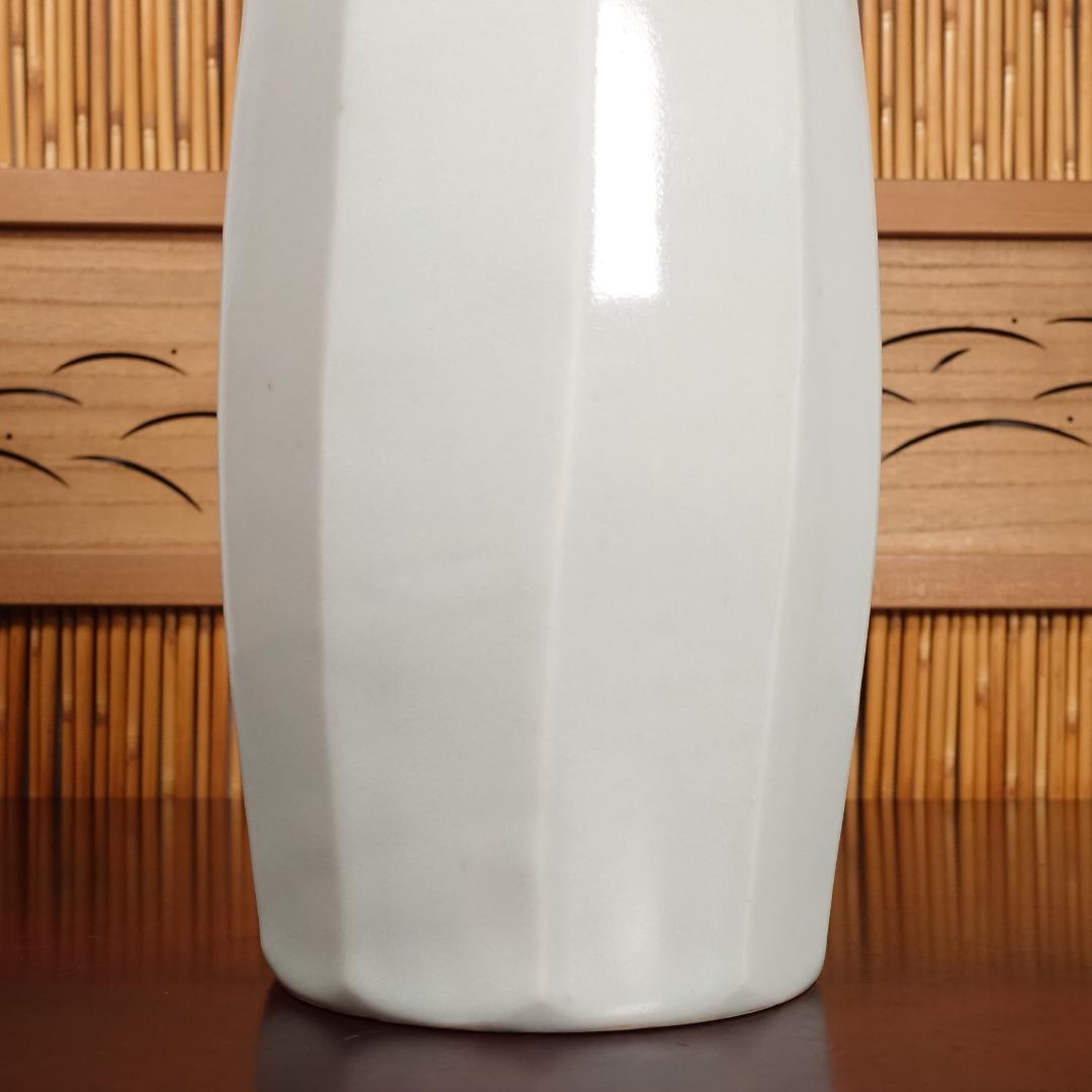 民藝派巨匠 益子焼 名工 瀧田項一 秀逸作 白磁面取瓶子 高29.2cm 共箱