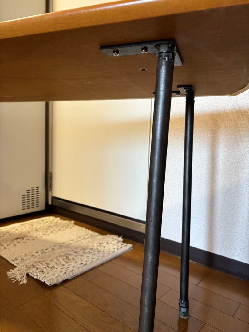 ウォールナット突板テーブル　カフェテーブル　ソファで食事ができる高さ60cm