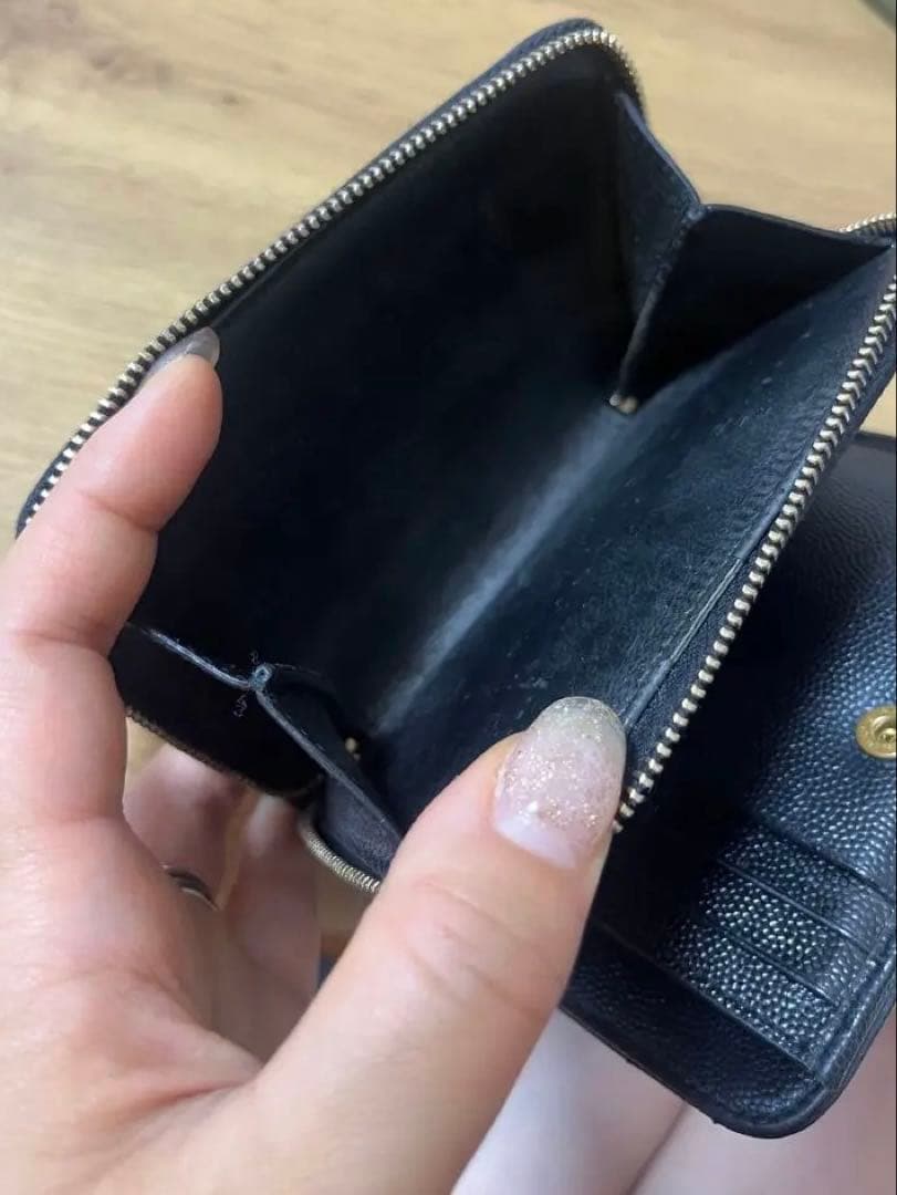 YSL ブラックレザー 二つ折り財布