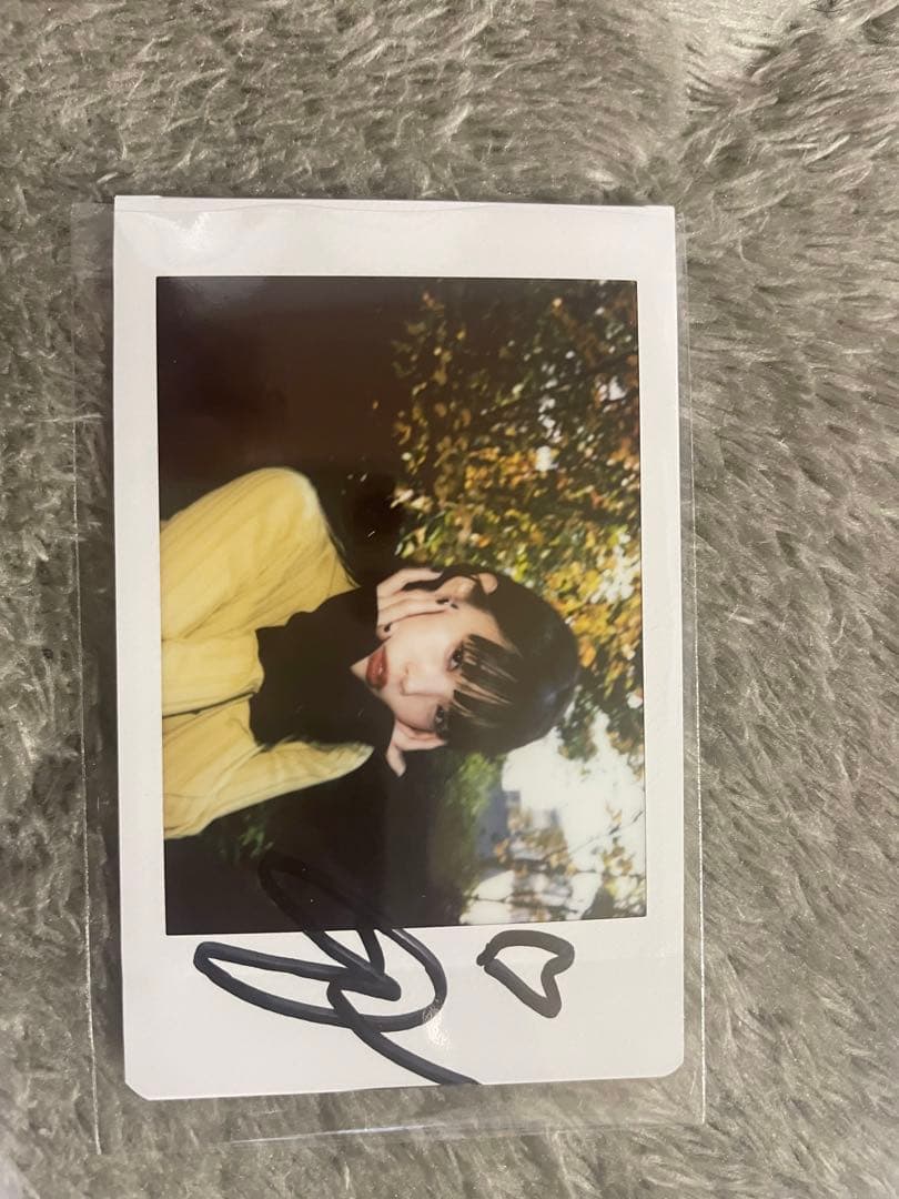 アイナ サイン入りチェキ