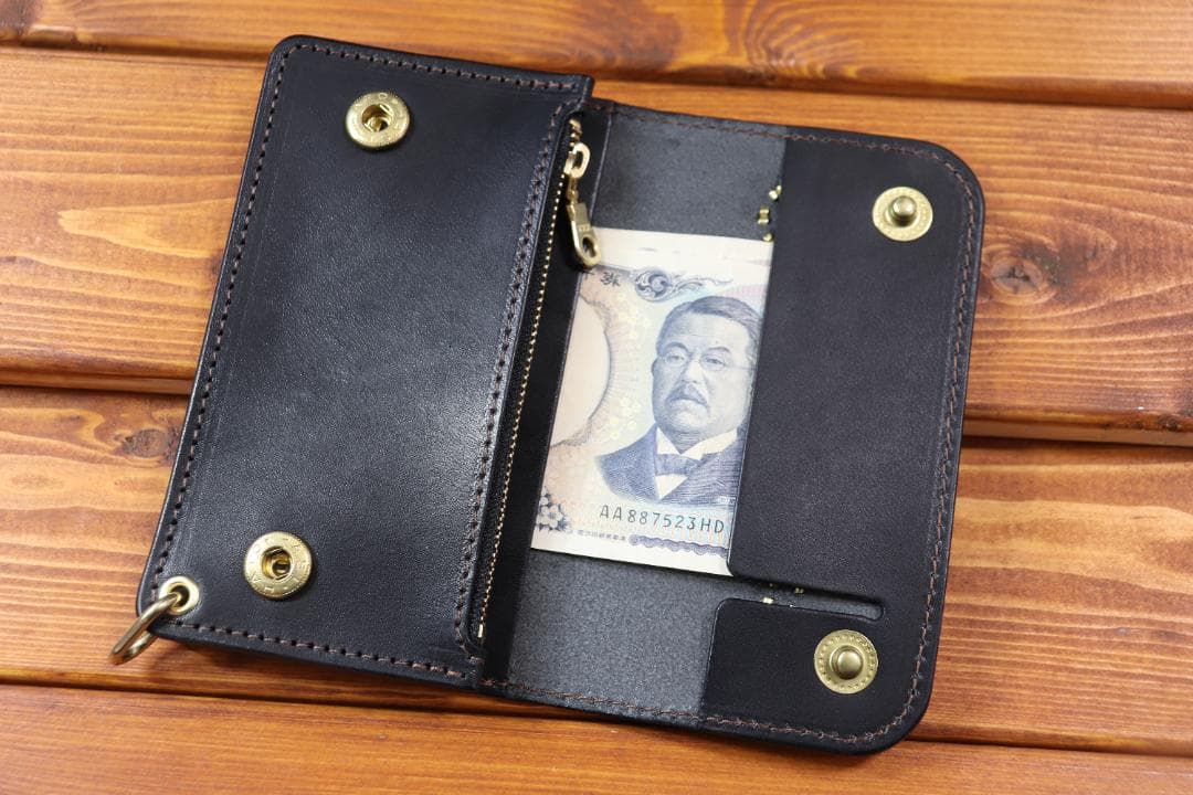 フラワースタッズミドルトラッカーウォレット ハトメ小判カン付き