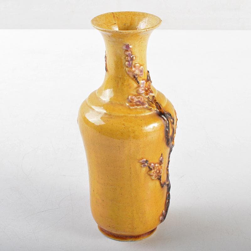 中国 乾隆年製款 黄釉 貼梅文瓶 花生 M R5848