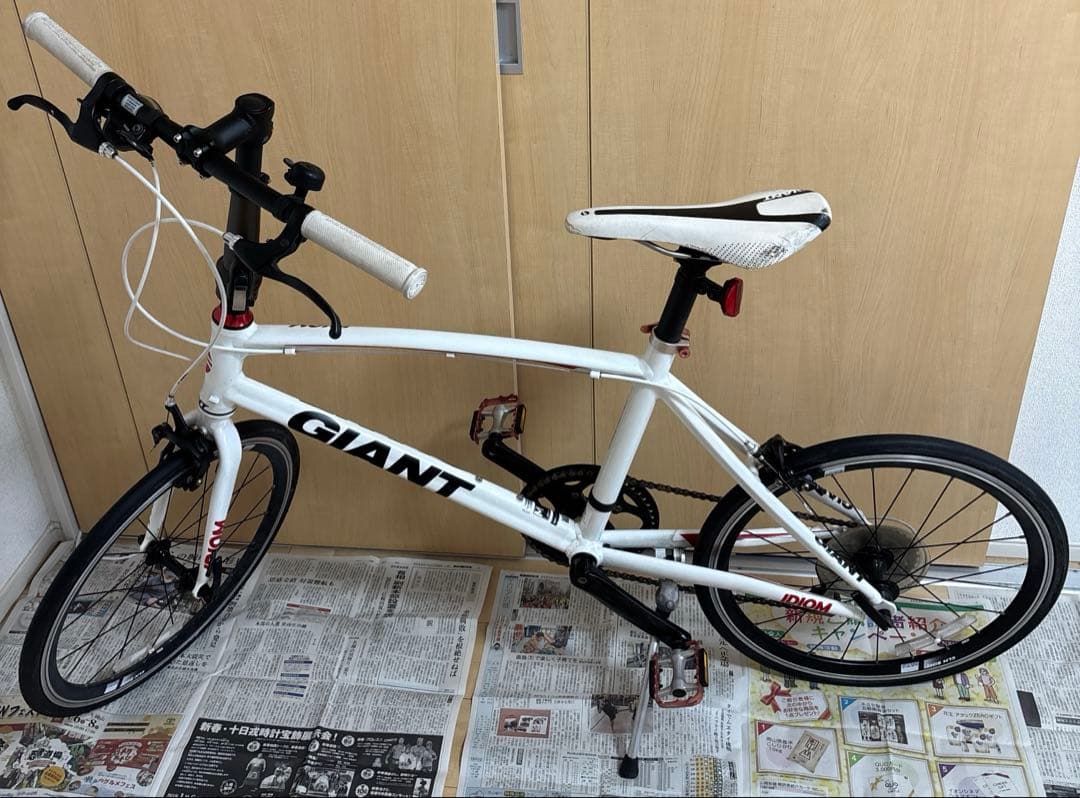 GIANT IDIOM2 ミニベロ 廃盤品 - メルカリ GIANT IDIOM2 ミニベロ 廃盤品