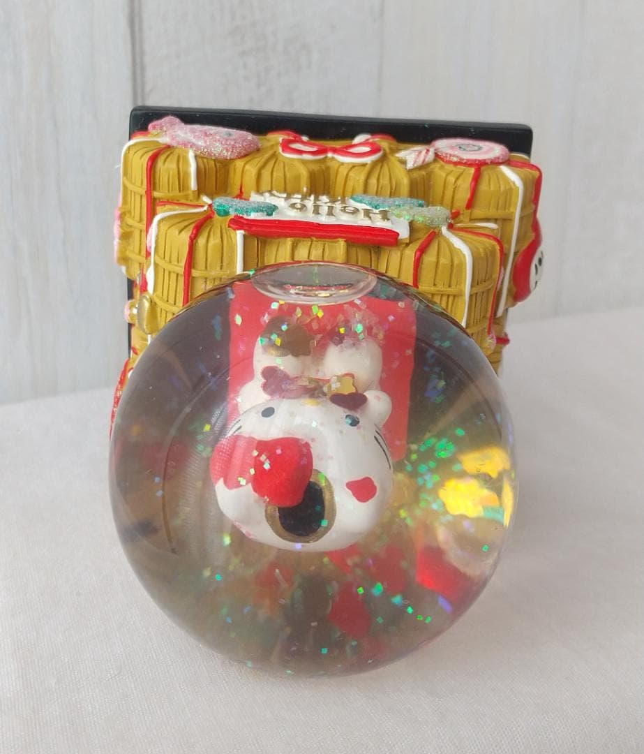 キティ　スノードーム　招き猫　マスコット　置物